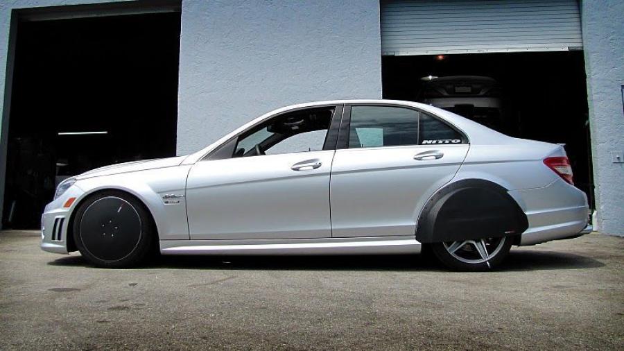  Mercedes-Benz C63 by RENNtech 2007 года  (фото 2 из 9)